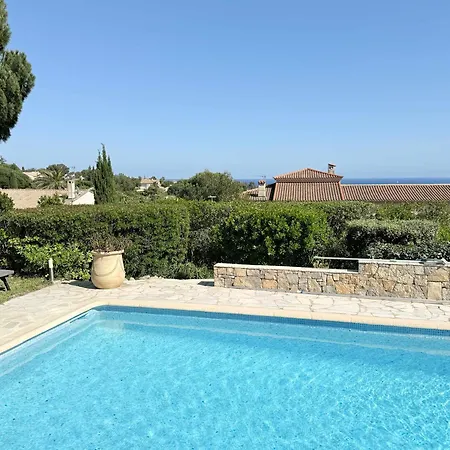 Vue Piscine Chauffee Les Issambres