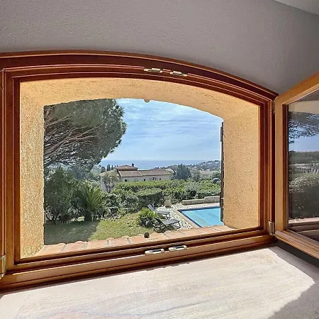 Vue Piscine Chauffee Les Issambres * Roquebrune-sur Argens